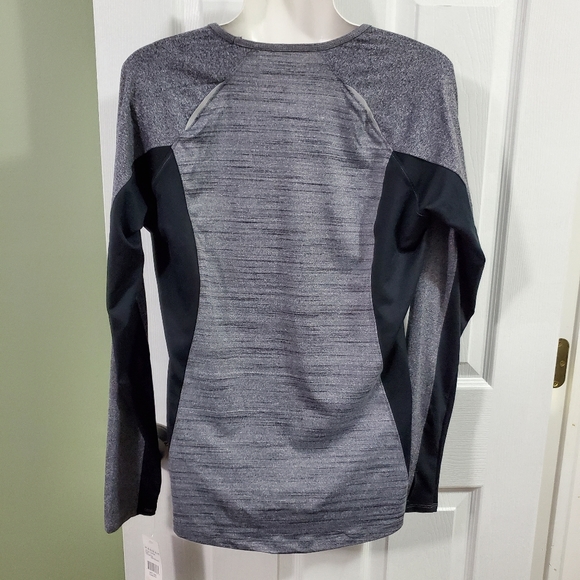 Gray and black athletic top - Picture 5 of 10